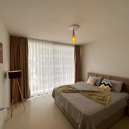 трёхкомнатная в комплексе абелия Apartman *