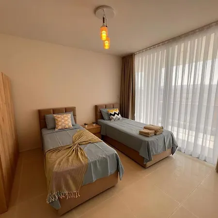 трёхкомнатная в комплексе абелия Apartman *